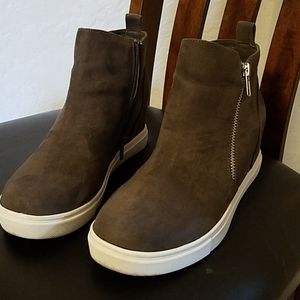 Madden girl wedge shoes.